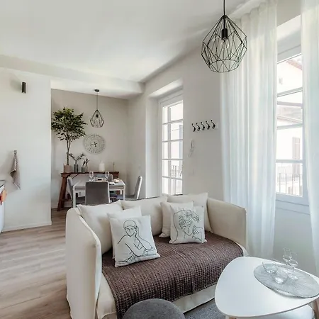 Nest & Rest - By Myhomeincomo * Como