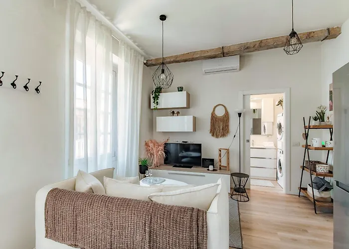 Nest & Rest - By Myhomeincomo * Como