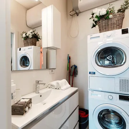 Apartman Nest & Rest - By Myhomeincomo *