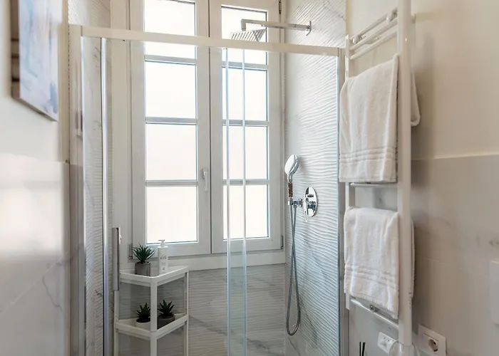Nest & Rest - By Myhomeincomo Apartment *