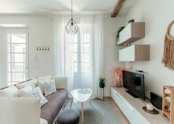 Apartment Nest & Rest - By Myhomeincomo Como