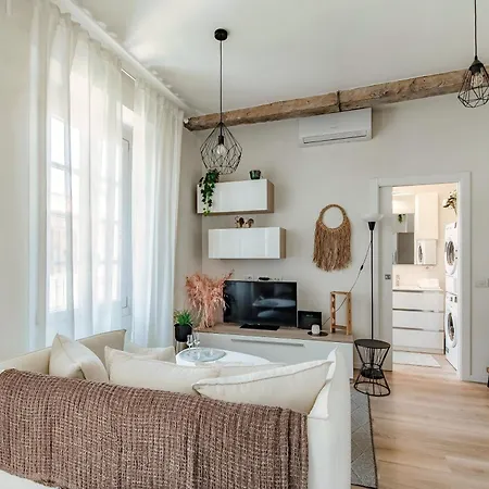 Nest & Rest - By Myhomeincomo * Como